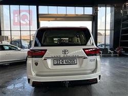 تۆیۆتا لاند کروزەر